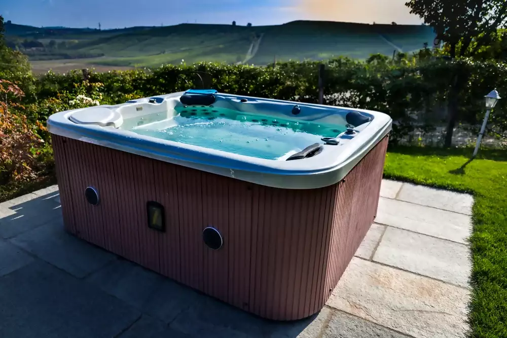 Outdoor-Hot-Tub